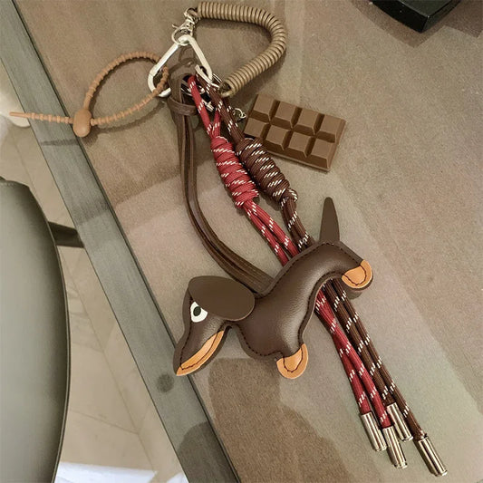 Porte-clés Teckel en Cuir avec Corde Tressée et Pendentif Chocolat